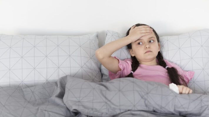 Cara mengatasi anak demam